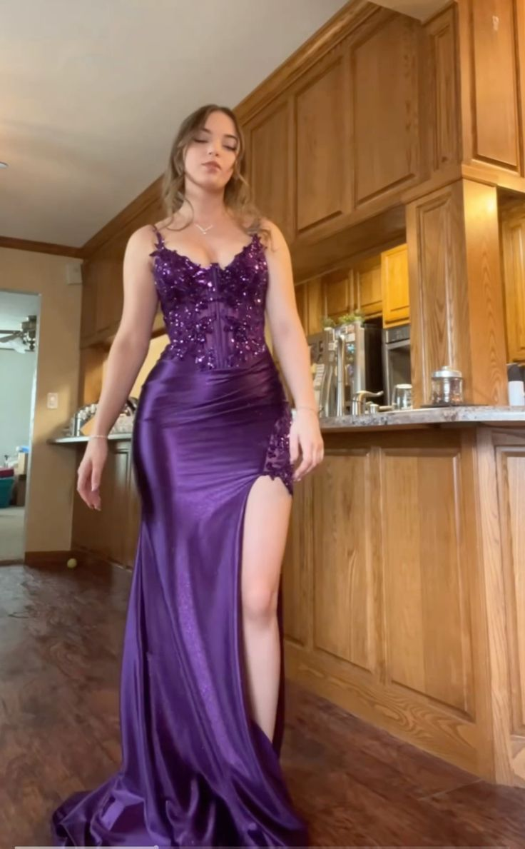 Elegant Spaghetti Straps Purple Satin Appliques Beaded Mermaid Evening Dress Side Slit Long Wedding Guest Dress D1803