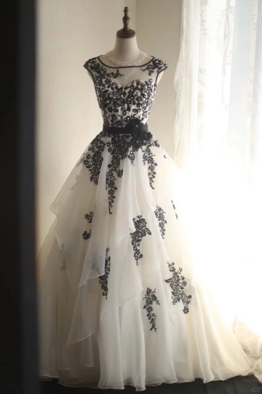 Vintage Black White Tulle Appliques Formal Wedding Dress Long Party Dress S536
