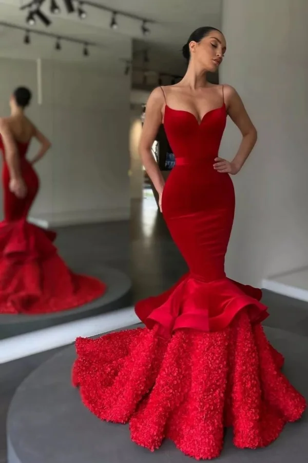 Red Spaghetti Straps Charming Mermaid Velvet Prom Dress