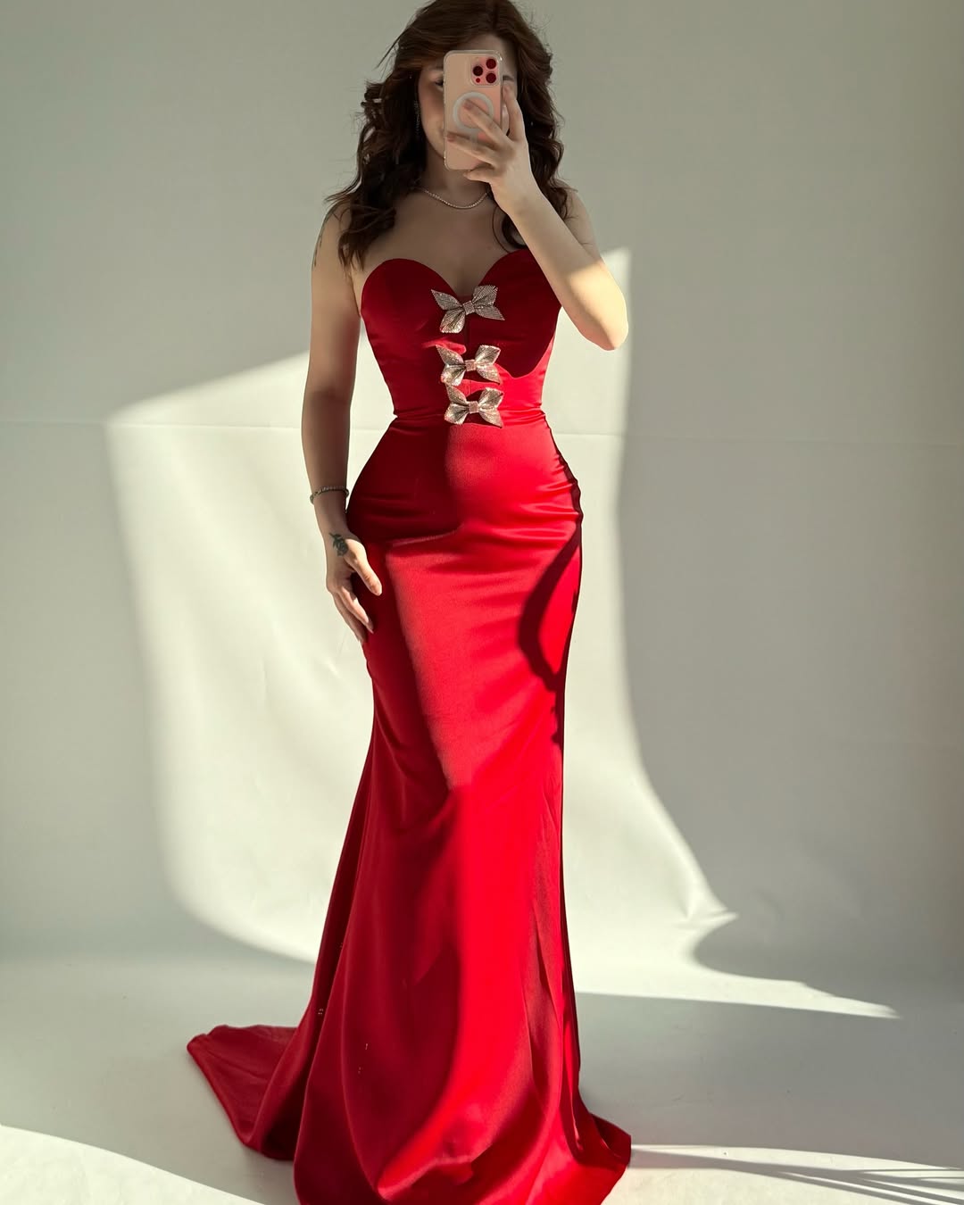 Stunning Red Satin Sweetheart Mermaid Sleeveless Prom Dress with Bow