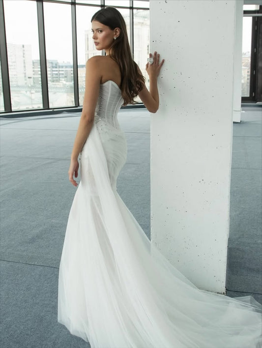 White Stunning Beads Sleeveless Strapless Tulle Prom Dress