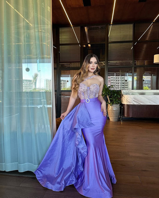 Sleeveless Halter Straps Sweetheart Mermaid Embroidery Prom Dress
