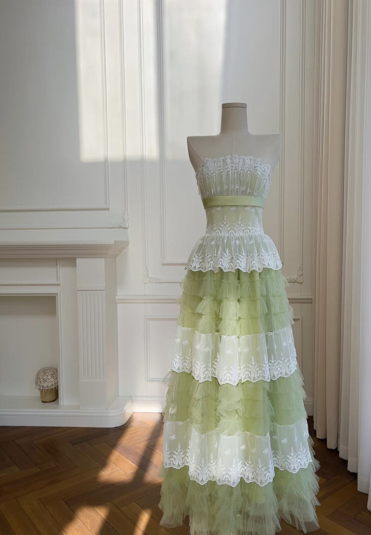 Gentle A Line Strapless Tiered White Lace Green Tulle Long Party Dress Evening Dress SH2827