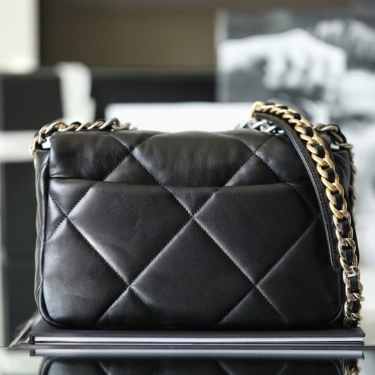 C hanel 19s handbag (silver)