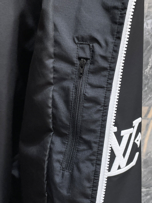 LV BLACK JACKET 239571
