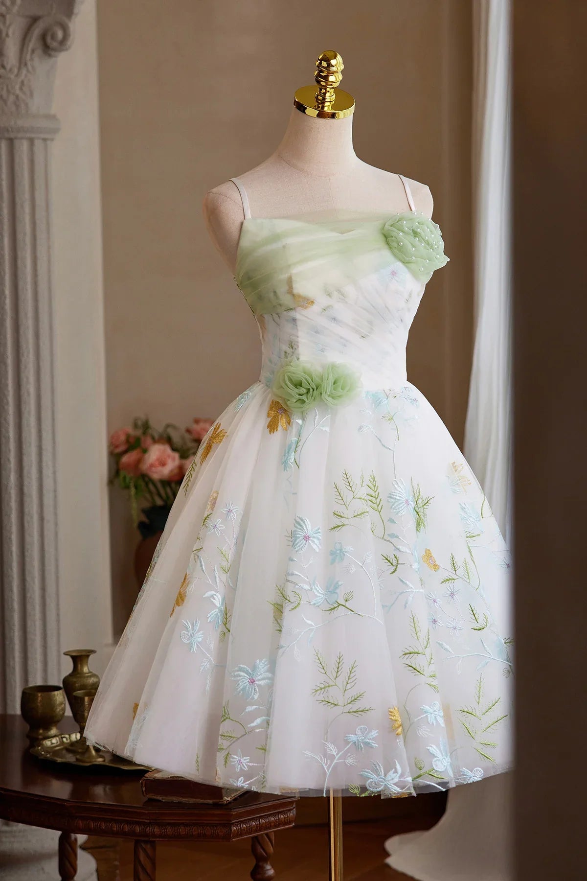 Chic Homecoming Dress Spaghetti Straps Floral Tulle Lace Embroidery Short Prom Dress Back to School Outfits Party Dress D6024