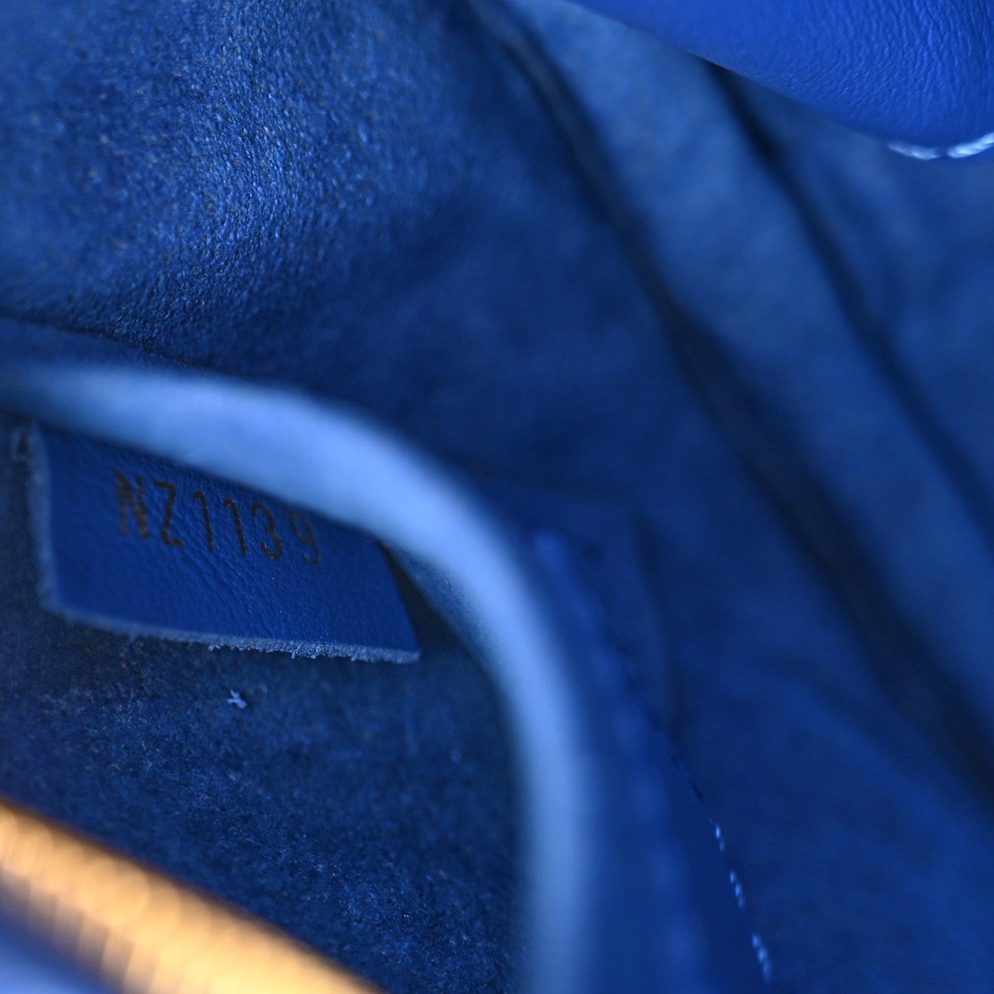 Calfskin New Wave Heart Bag Bleu Neon
