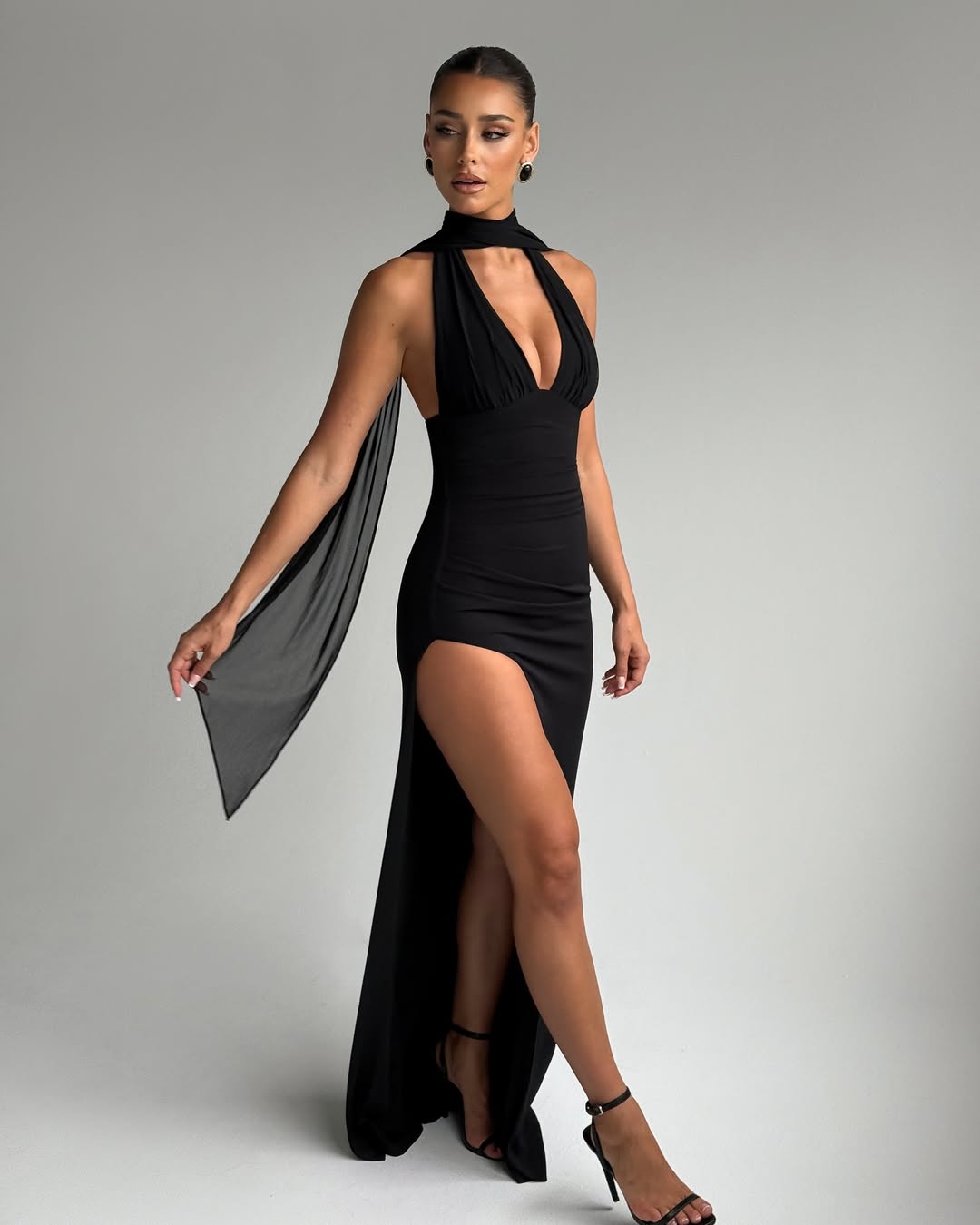 Black Sleeveless Halter Straps Deep V-Neck Mermaid Prom Dress With Split