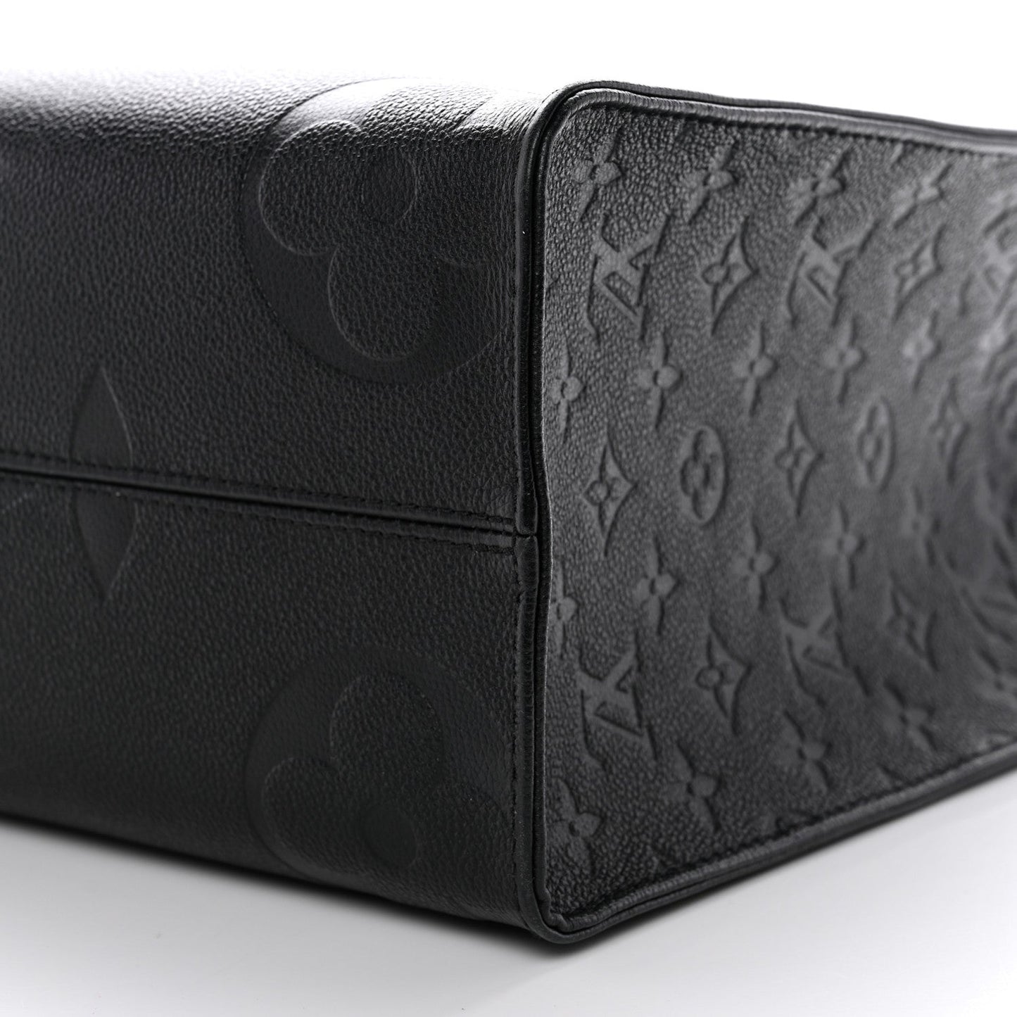 Empreinte Monogram Giant Onthego MM Black