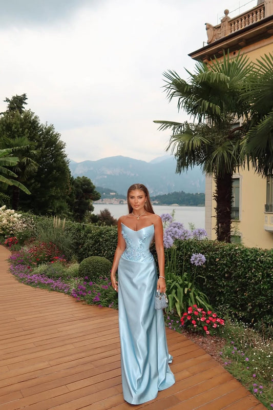 Sleeveless V-Neck Strapless Prom Dress With Appliques