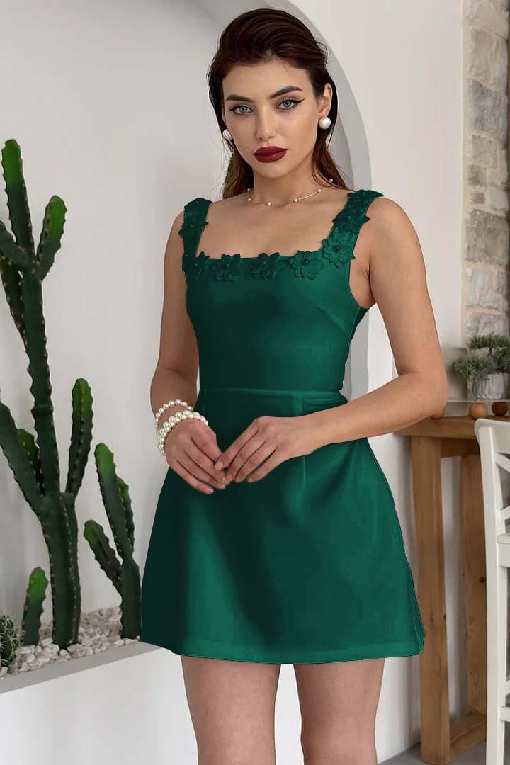 Chic White Satin Pearl Beaded Sleeveless Floral Applique Short Prom Dress