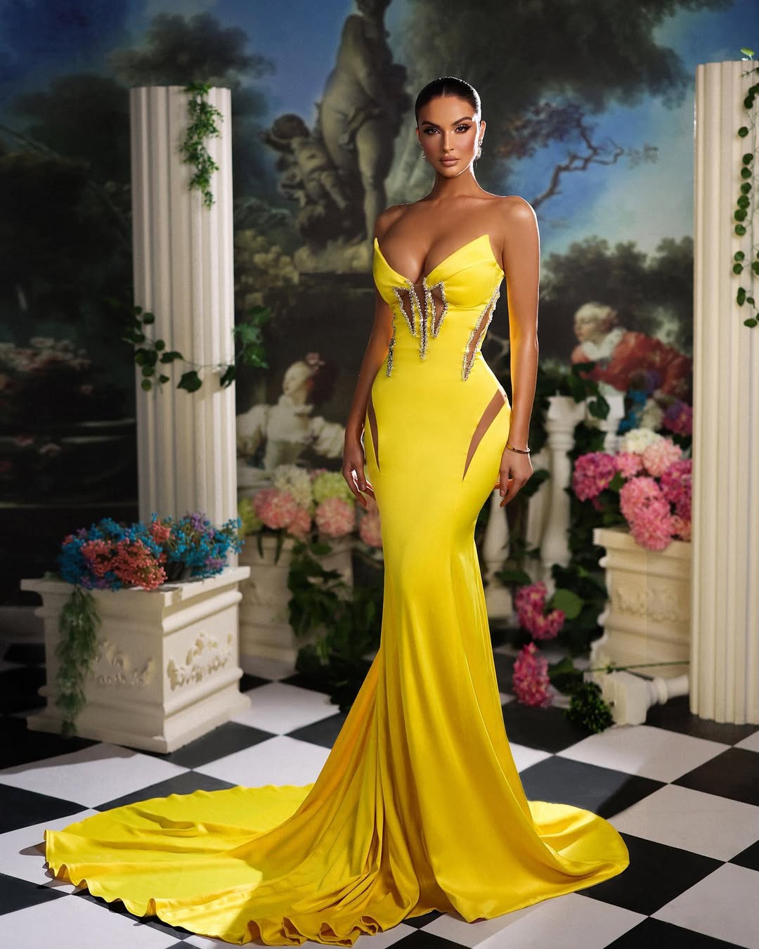 Yellow Sleeveless Strapless Mermaid Beads Prom Dress