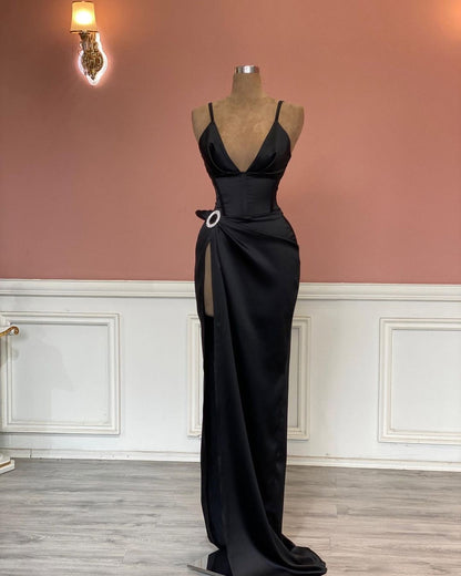 Black Sleeveless Deep V-Neck Spaghetti Straps Mermaid Prom Dress