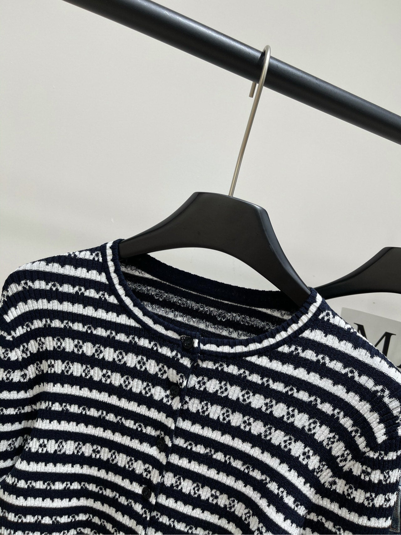LV Four-Leaf Clover Short Cardigan Black and White Stripes Wool 285507