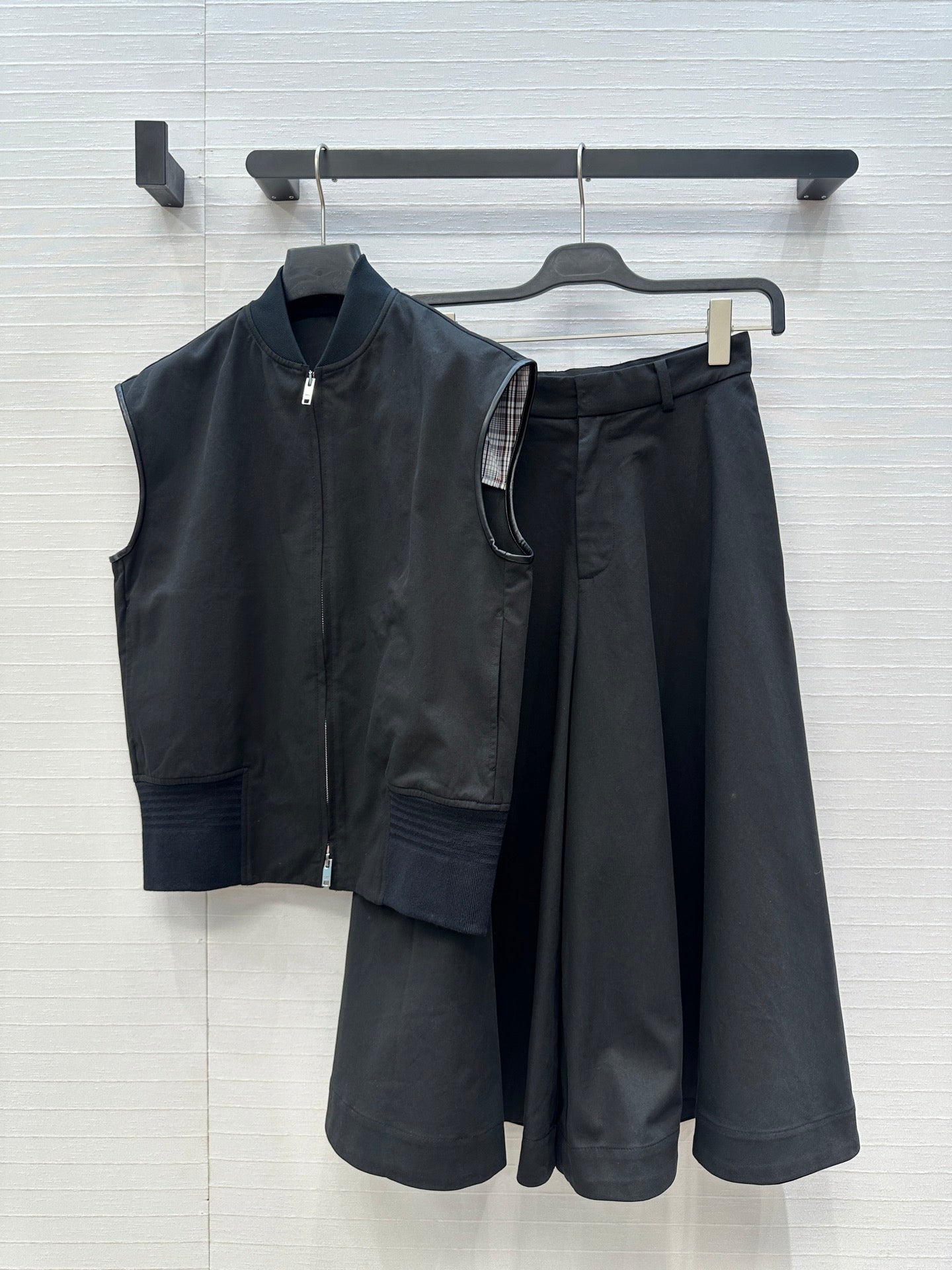 BV Sleeveless Vest Jacket in Black Cotton