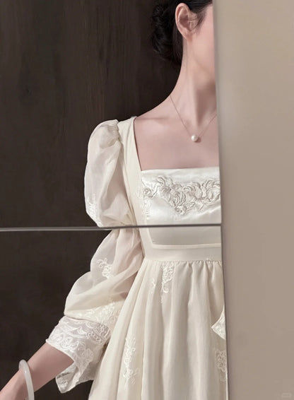 Retro Elegant Ivory A-line Square Neck Long Sleeve Embroidered Lace Long Prom Dress Evening Dress P4017
