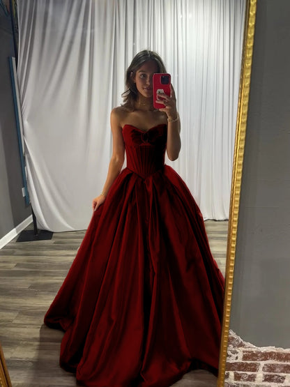 Elegant Sleeveless Strapless A Line Prom Dress With Pleated