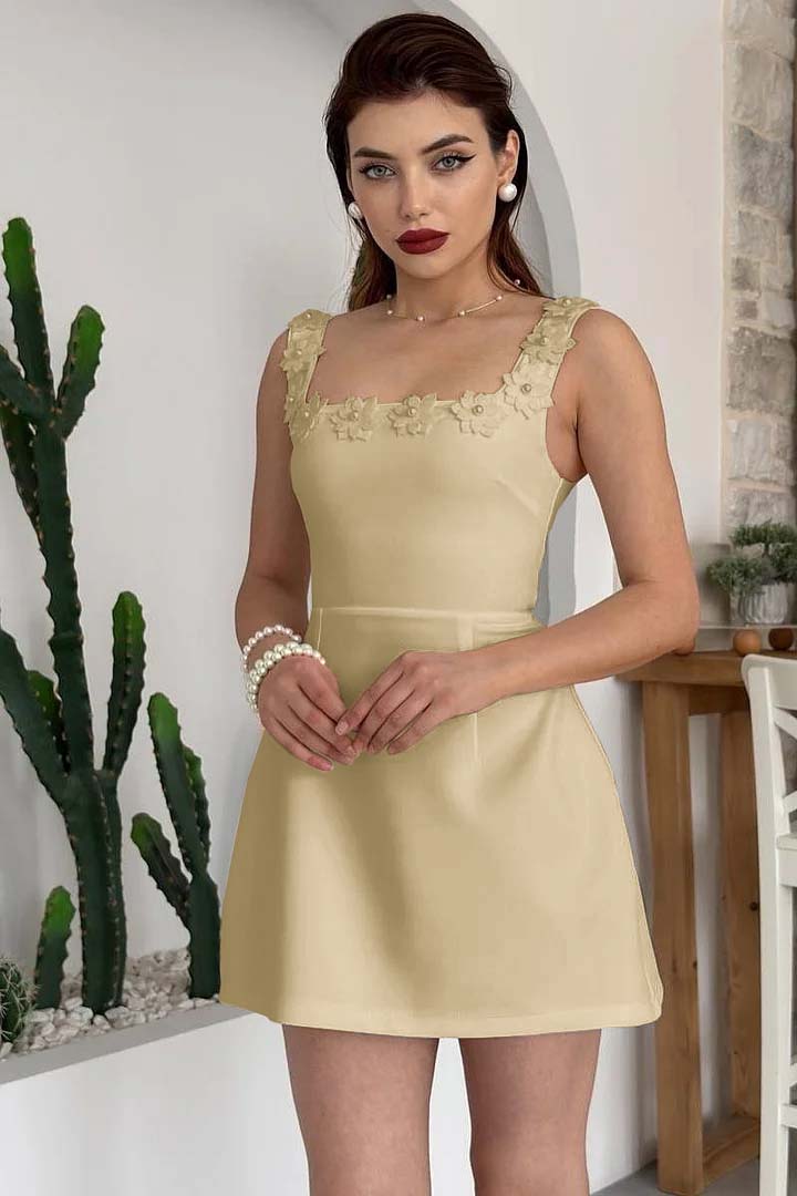 Chic White Satin Pearl Beaded Sleeveless Floral Applique Short Prom Dress