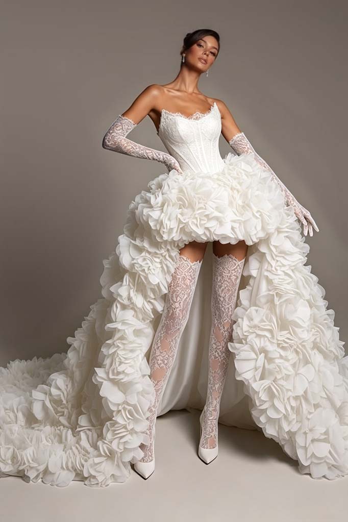 Sleeveless Strapless A Line Embroidery Pleated Prom Dress With Gloves
