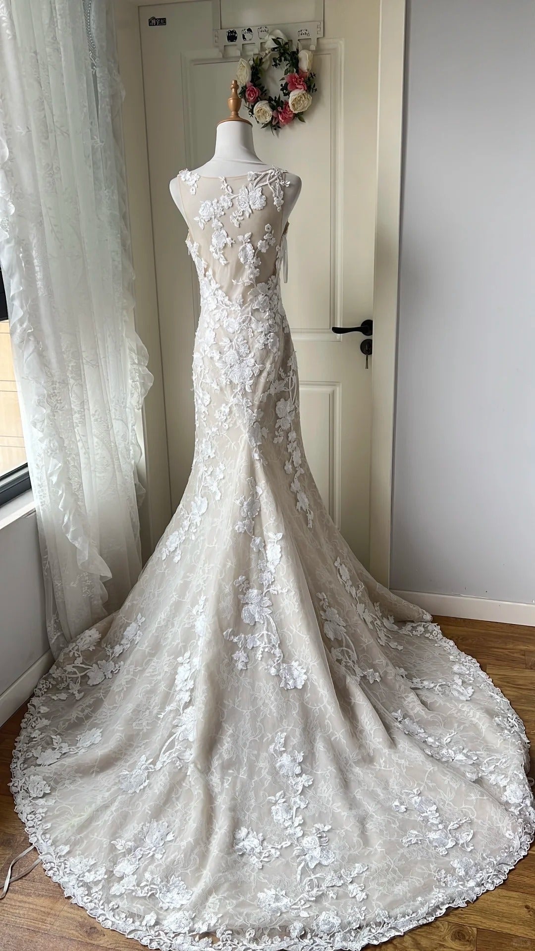 Elegant Retro Ivory Mermaid V-neck Halter Lace Train Prom Dress Wedding Dress P4200