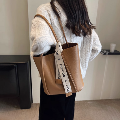 Large capacity commuter bucket bag ED0239