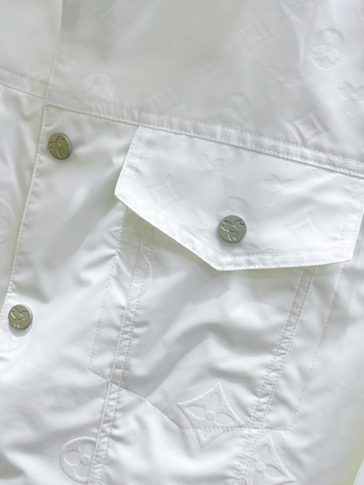LV LAPEL JACKET WHITE EMBOSSED MONOGRAM 238807