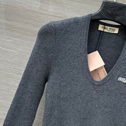 MIUMIU SWEATER STYLE 786