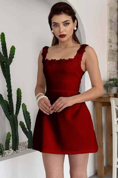Chic White Satin Pearl Beaded Sleeveless Floral Applique Short Prom Dress