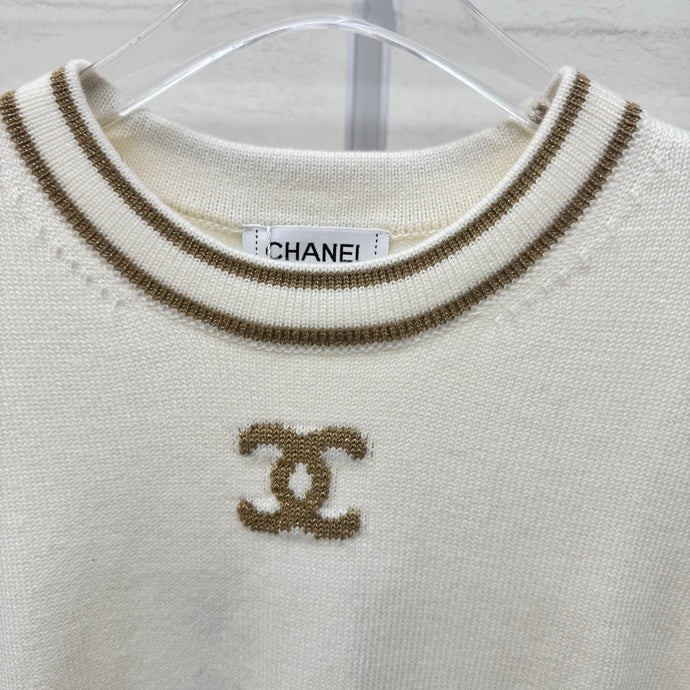 Chanel 2026 Crew Neck Short-Sleeve T-Shirt Cream Wool Cashmere 356959