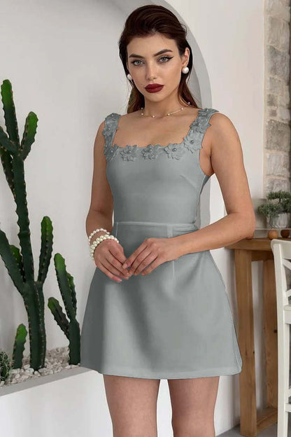 Chic White Satin Pearl Beaded Sleeveless Floral Applique Short Prom Dress