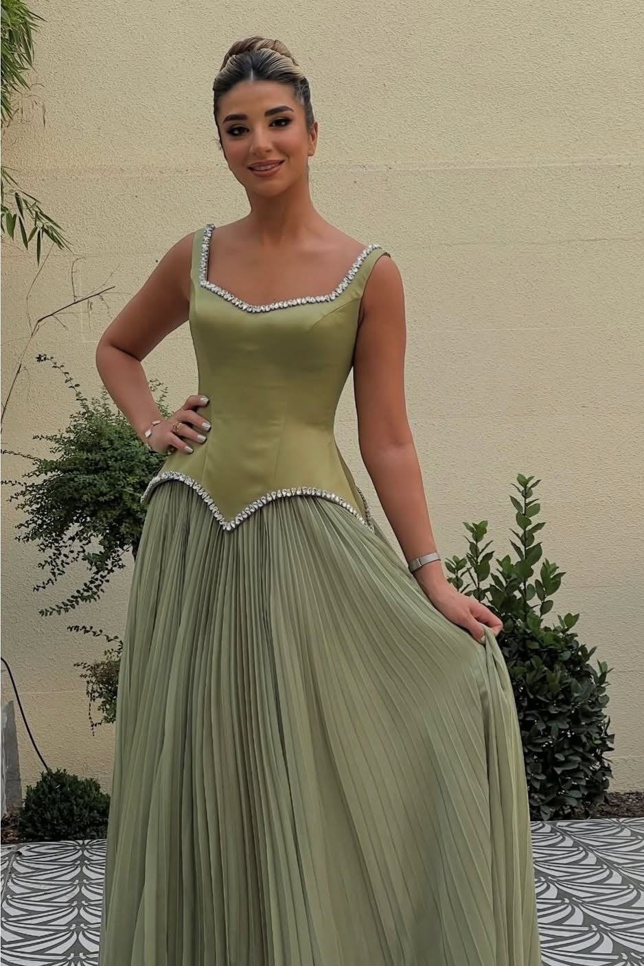 Sleeveless Strapless Pleated Long Prom Dress With Beads