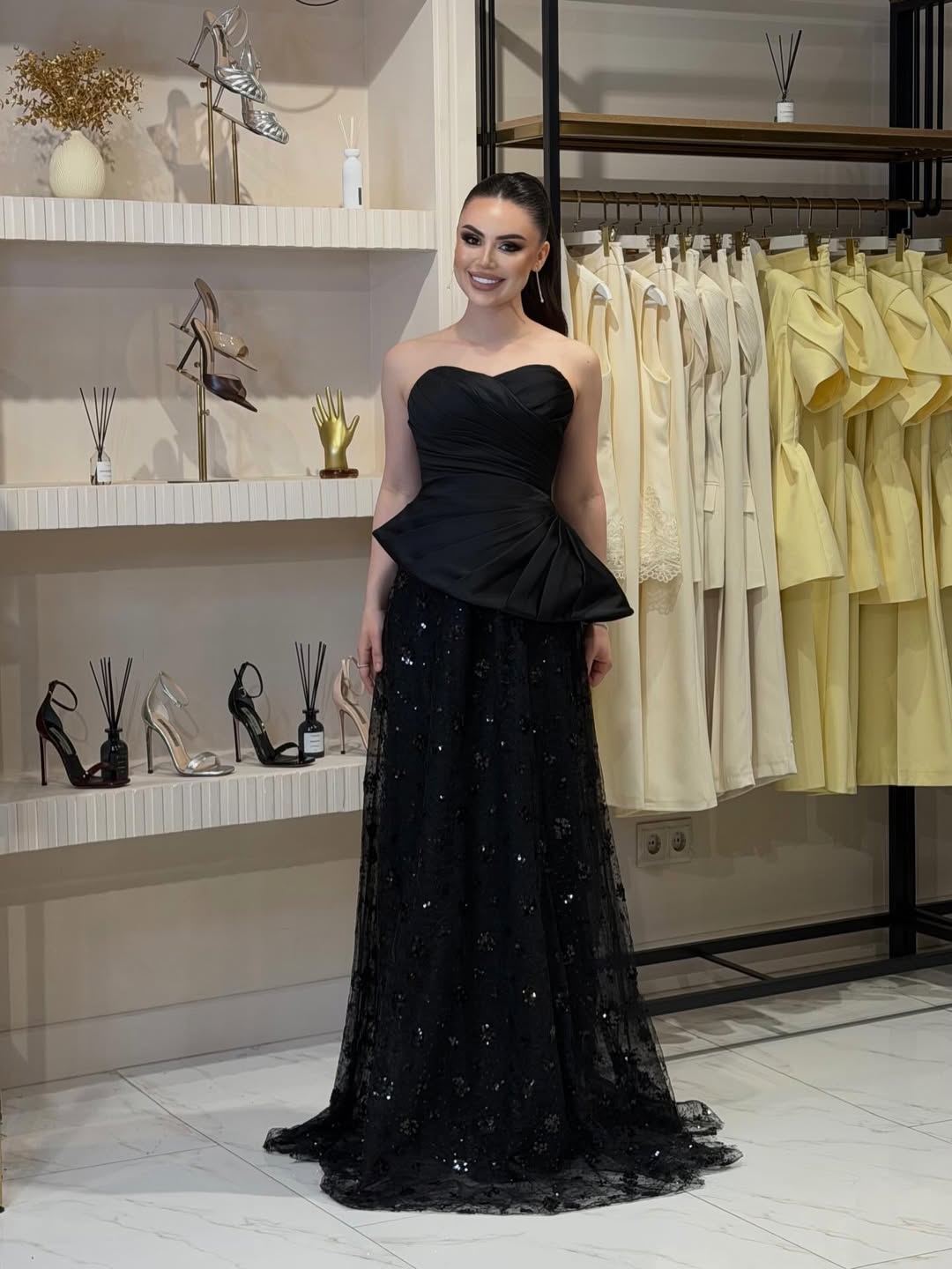 Charming Black Sleeveless Satin Squins Evening Dress With Pleated