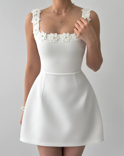 Chic White Satin Pearl Beaded Sleeveless Floral Applique Short Prom Dress