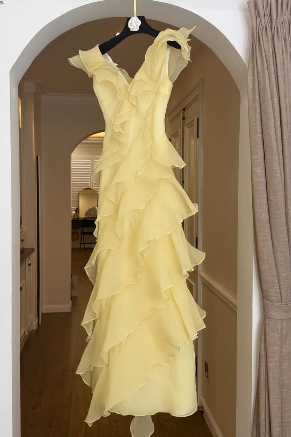 Yellow Stunning Off-Shoulder Sleeveless Evening Dress With Ruffles