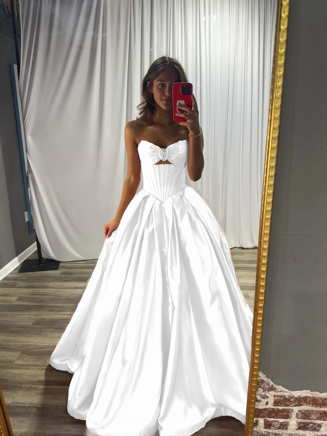 Elegant Sleeveless Strapless A Line Prom Dress With Pleated