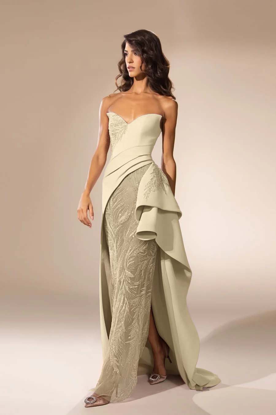 Sleeveless Strapless V Neck Embroidery Long Prom Dress With Slit