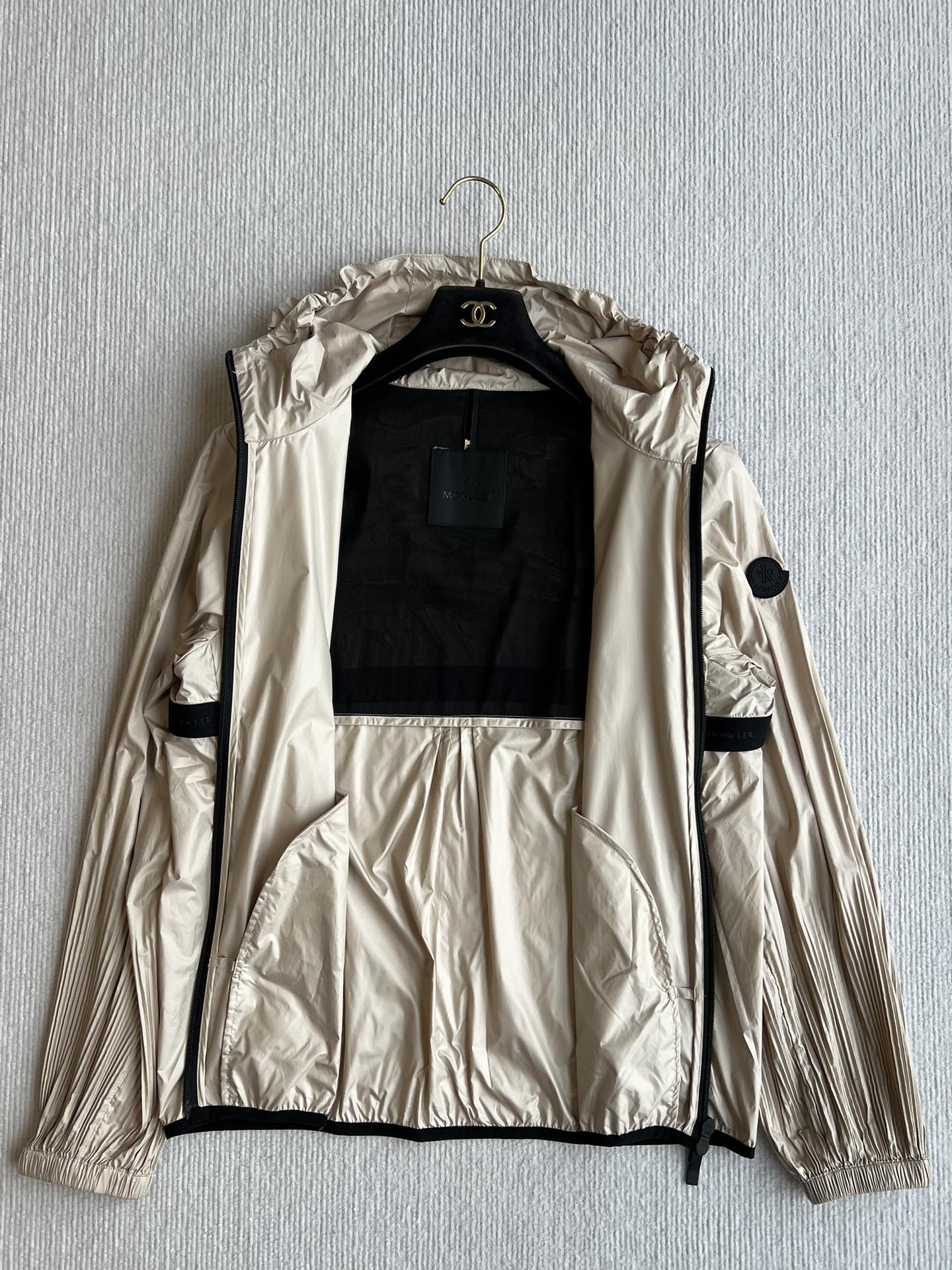 Moncle 25 Sun-Proof and Windproof Jacket Coffee Nylon 269694