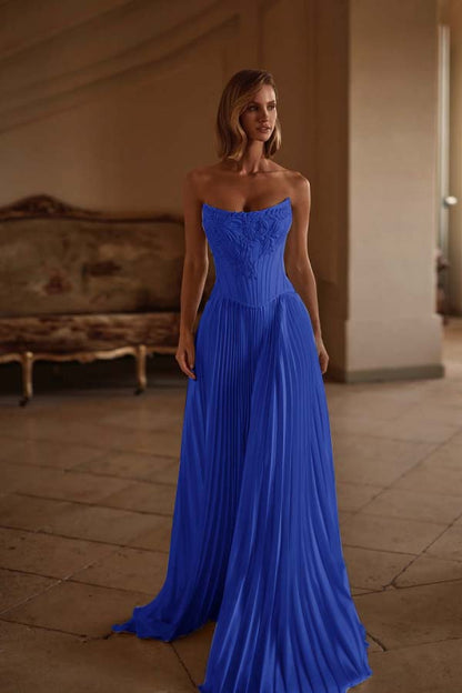 Exquisite White Satin Strapless Sleeveless Long Pleated Prom Dress with Applique