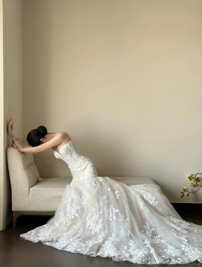Elegant White Mermaid Train Lace Tulle Wedding Dress P4028