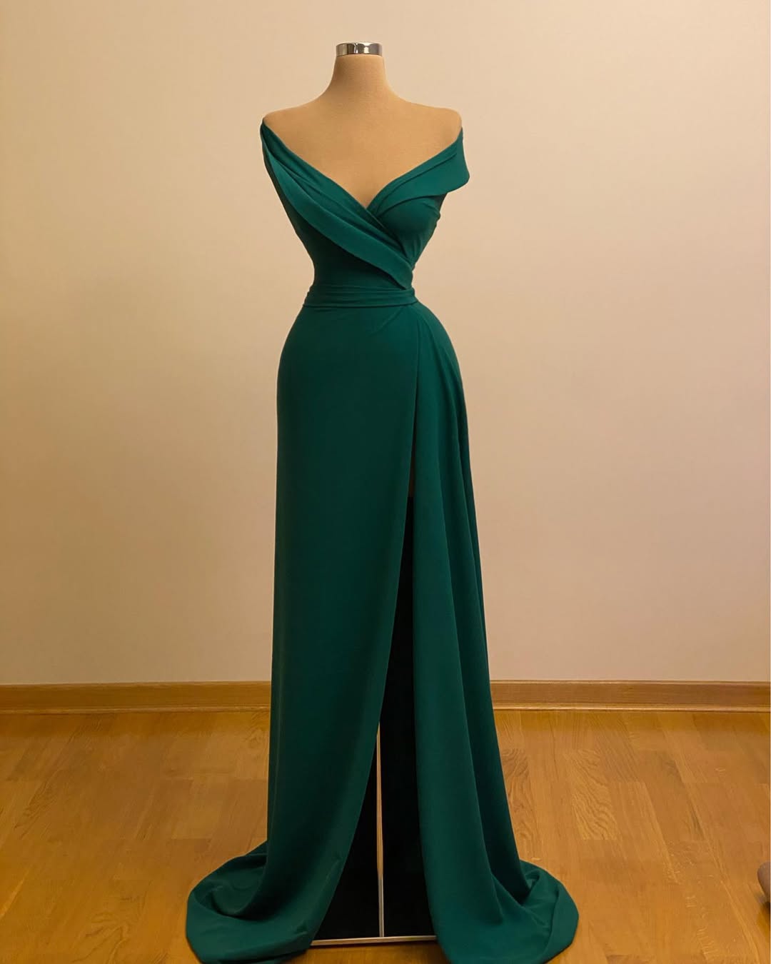 Dark Green Sleeveless Strapless Deep V-Neck Mermaid Prom Dress