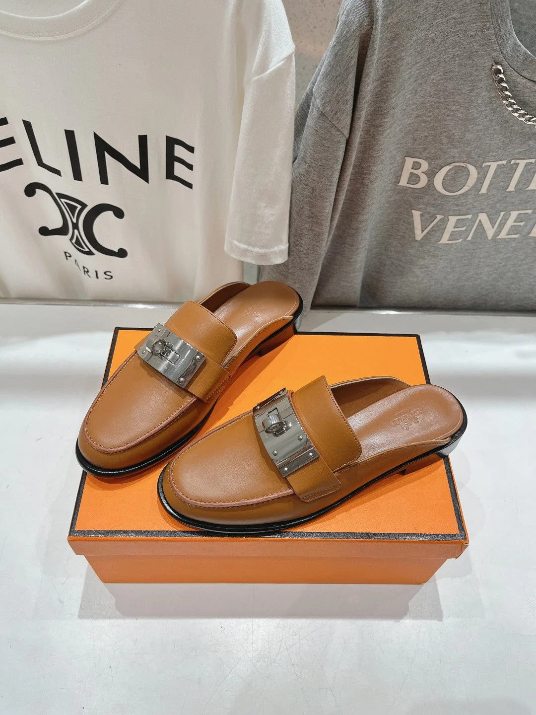 IOTA MULE GOLD CALFSKIN