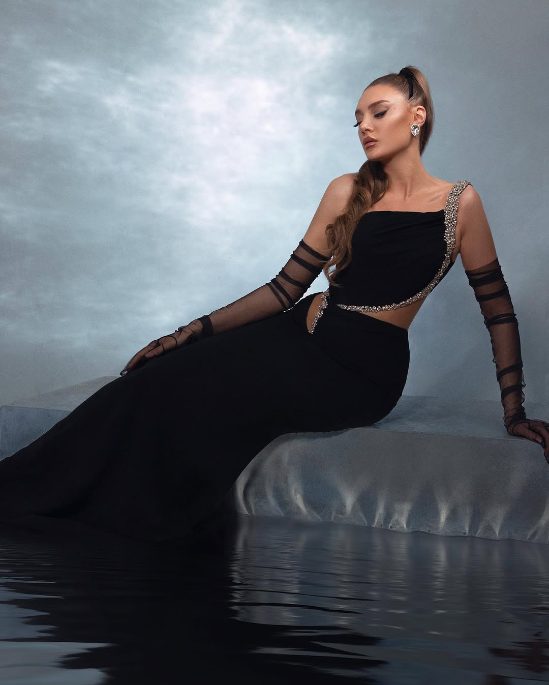 Black Beads One-Shoulder Strap Mermaid Prom Dress With Long Gloves