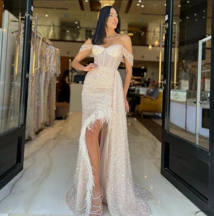 Sweetheart Long Mermaid Evening Dress With Feathers
