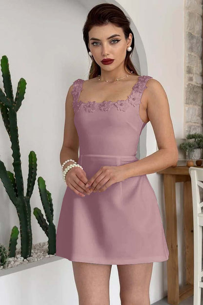 Chic White Satin Pearl Beaded Sleeveless Floral Applique Short Prom Dress