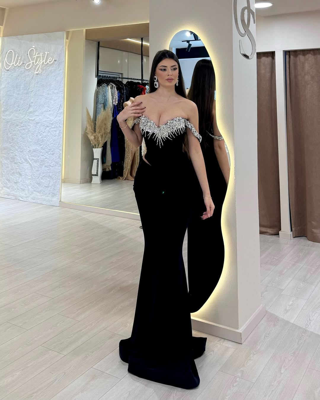 Black Sleeveless Strapless Off-Shoulders Mermaid Prom Dress With Beads