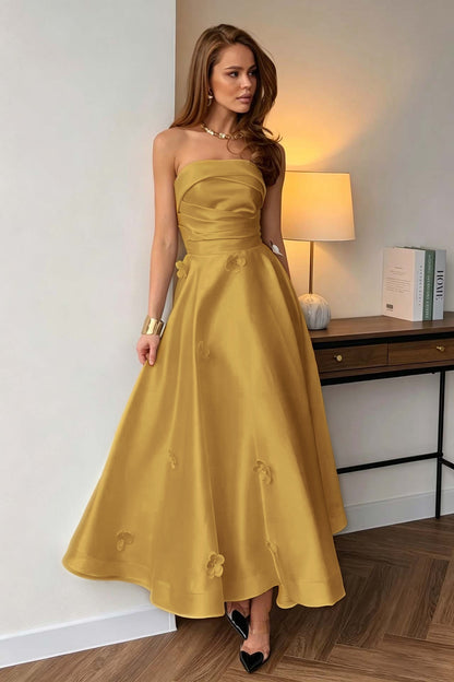 Black Strapless A-Line Evening Dress Sleeveless in Satin with Flower