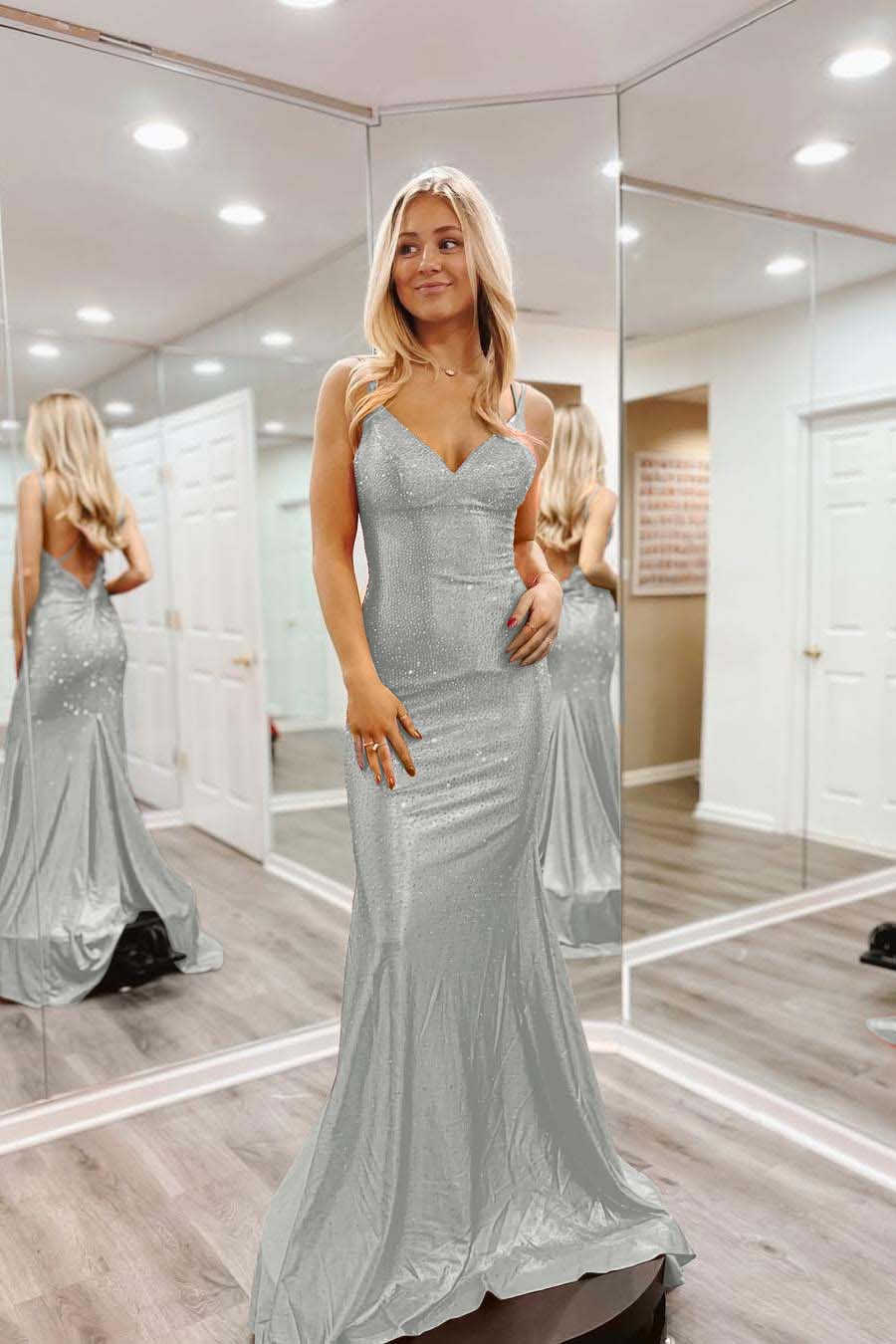 Shinning Orange Spaghtti Strap Sleeveless V Neck Mermaid Prom Dress with Beadings