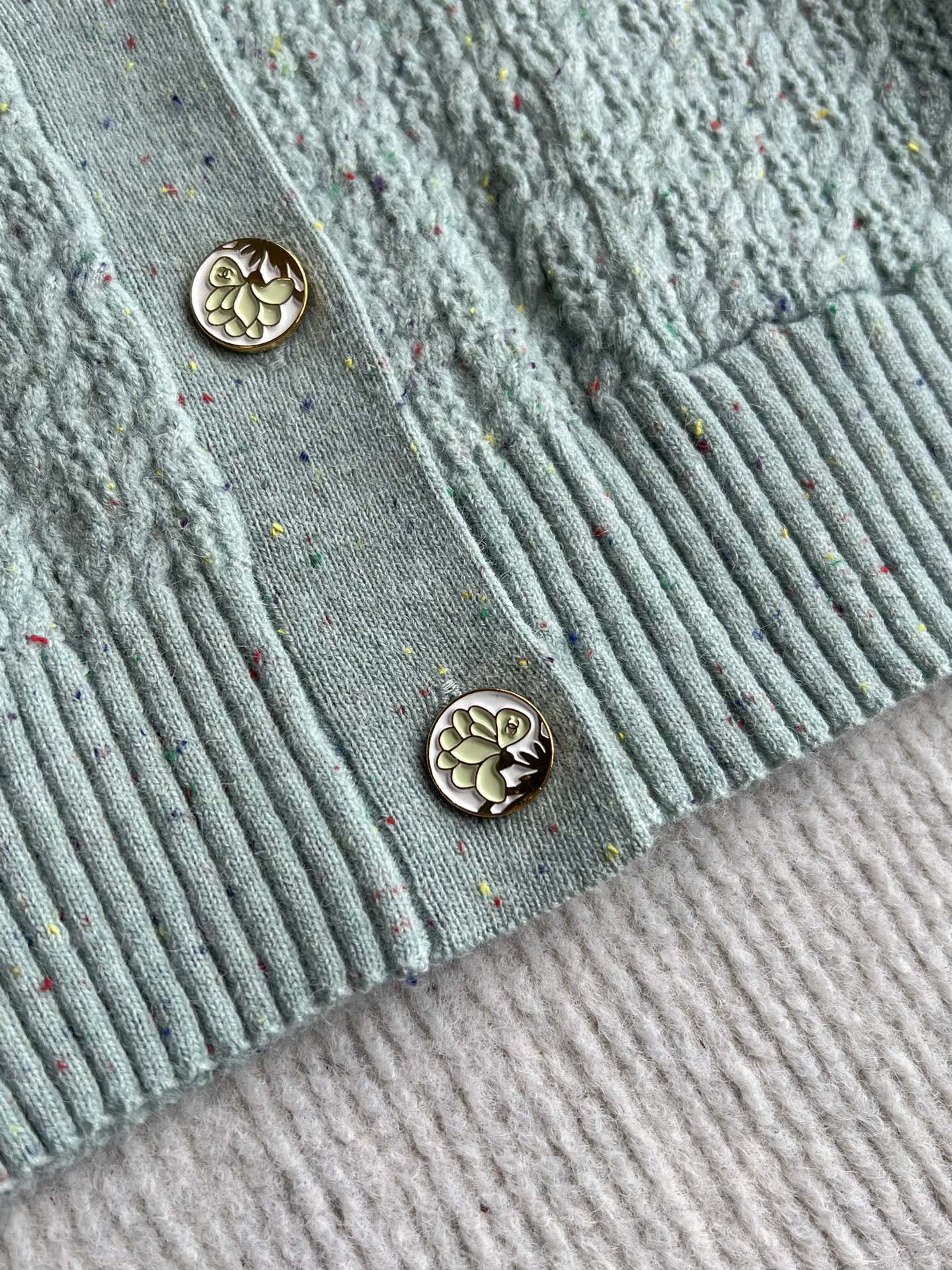 CC 25A Classic Round Neck Floral Wool Cardigan In Turquoise 275514