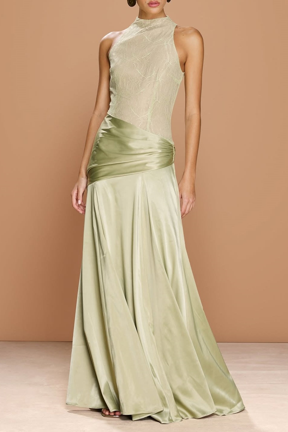 Chic Sleeveless High Neck Prom Dress With Embroidery