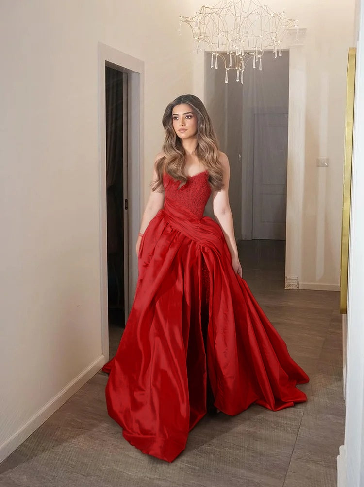 Sleeveless A-Line V-Neck Pleated Prom Dress With Beads